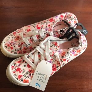 Womens Time and Tru Memory Foam Flower Shoes Size 6.5